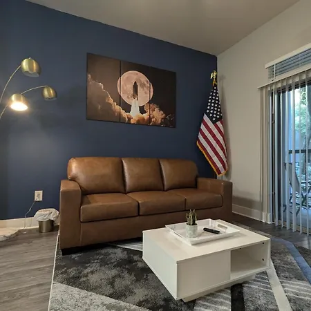 The Apollo - Lux 1-Bed Apartment Near Space Center